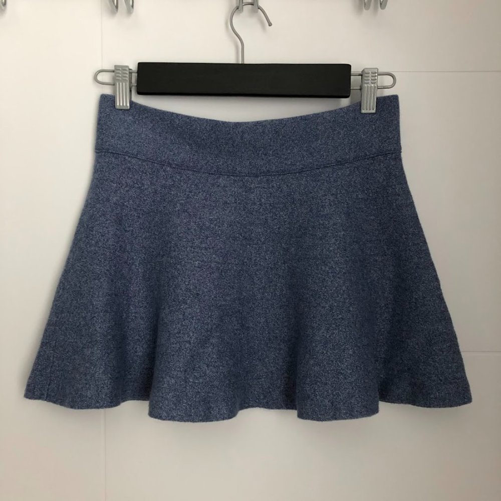 Aritzia Talula Vanderbilt Flare Skirt, size XS, soft & stretchy
